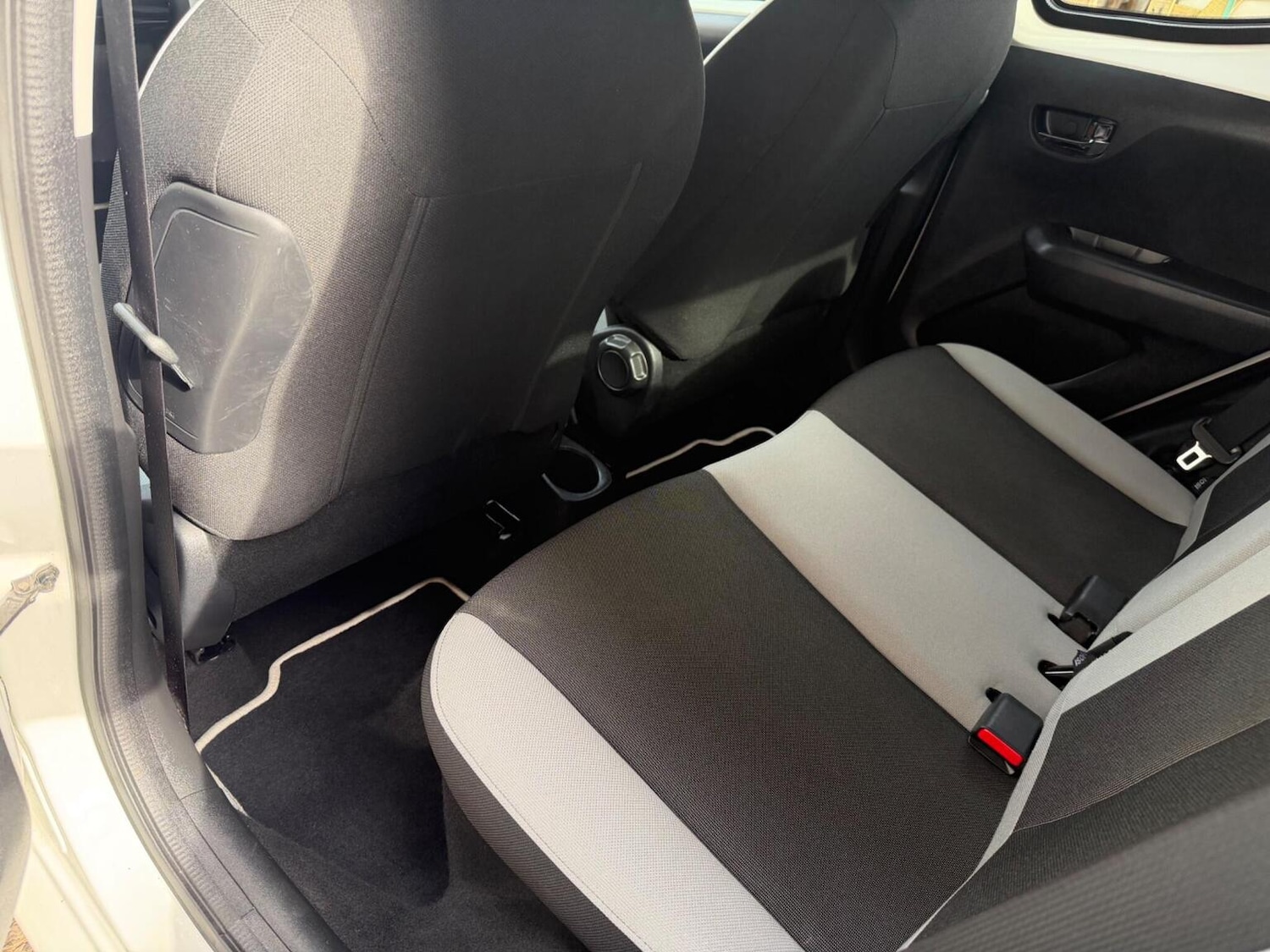 Used Toyota AYGO 2016 for sale - 77789319: Photo 21