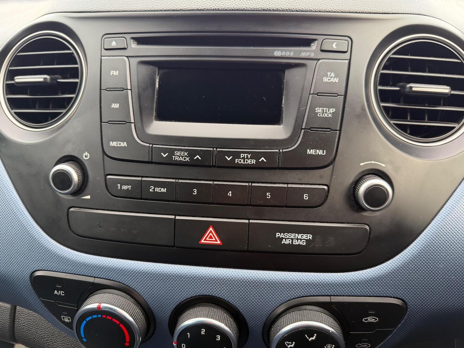 Used Hyundai i10 2015 for sale - 77036124: Photo 21