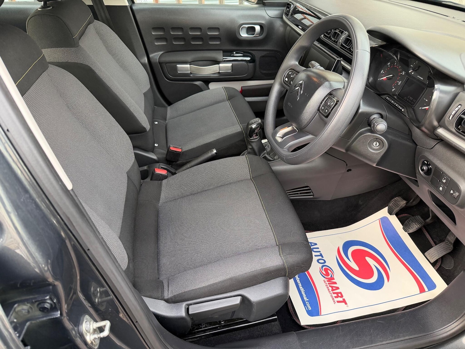 Used Citroen C3 2017 for sale - 76965424: Photo 2