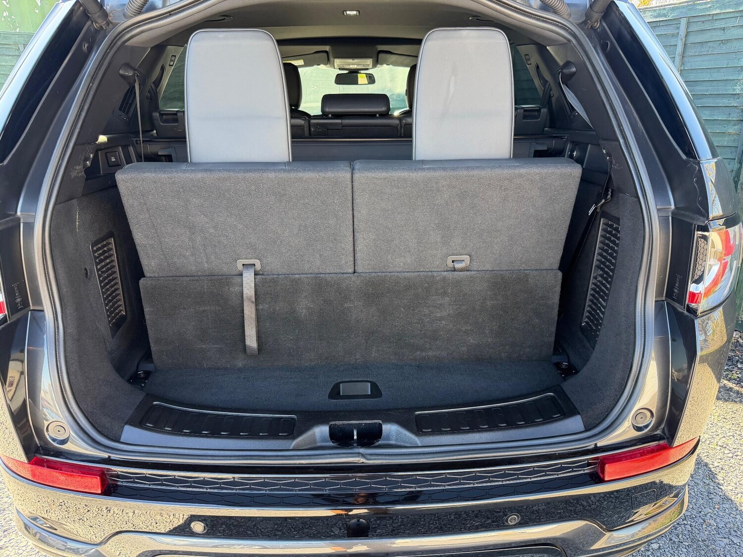 Used Land Rover Discovery Sport 2018 for sale - 76584577: Photo 27