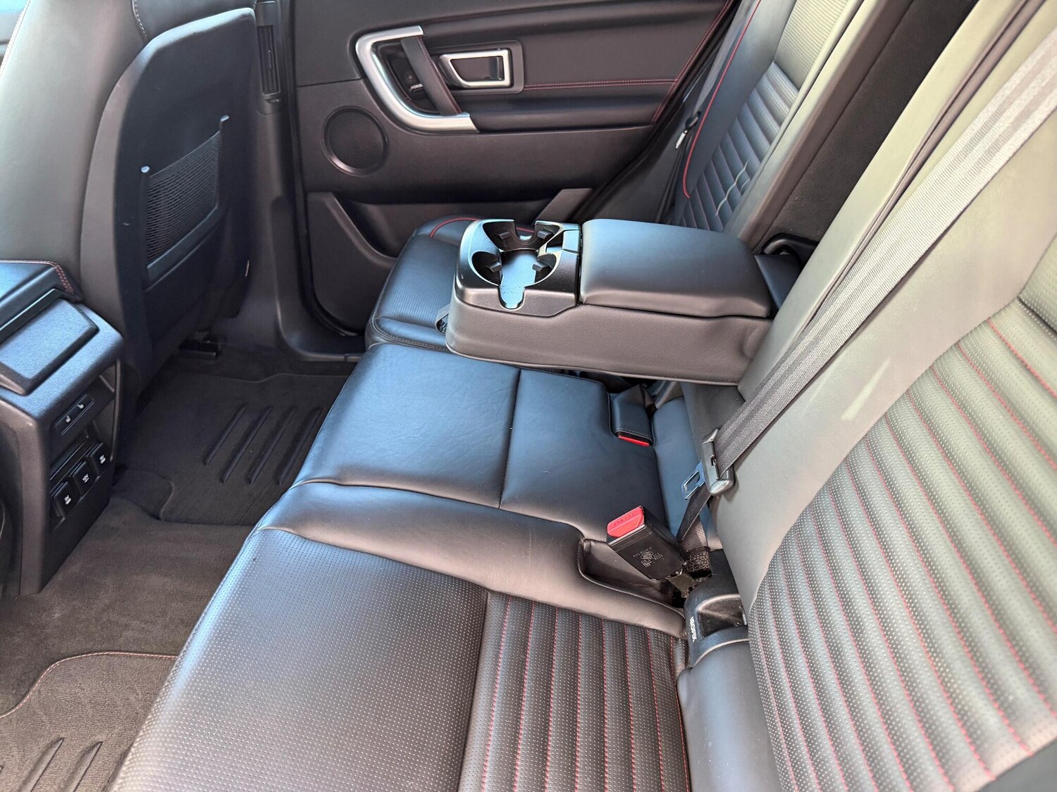 Used Land Rover Discovery Sport 2018 for sale - 76584577: Photo 47