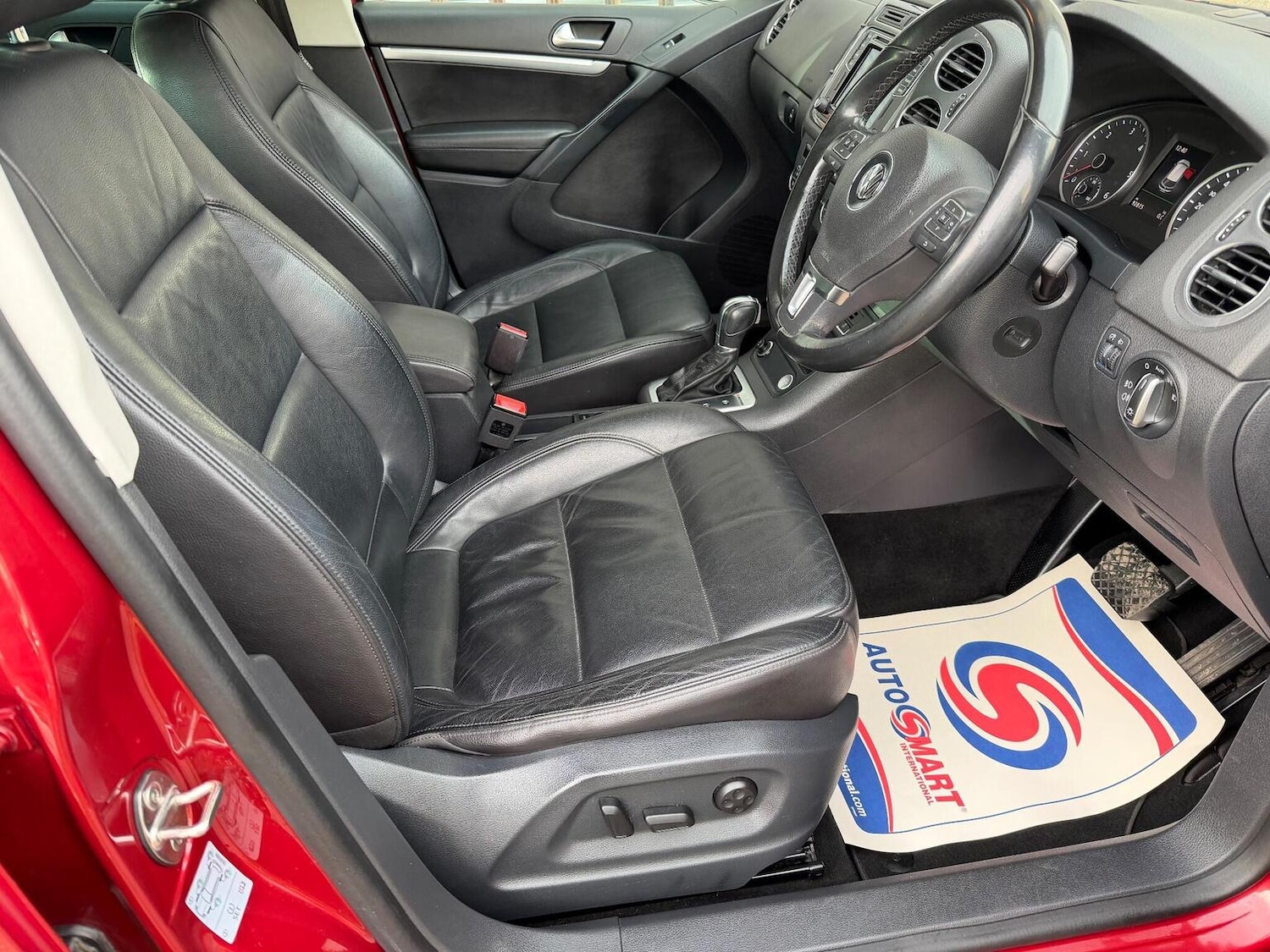 Used Volkswagen Tiguan 2015 for sale - 77154441: Photo 2