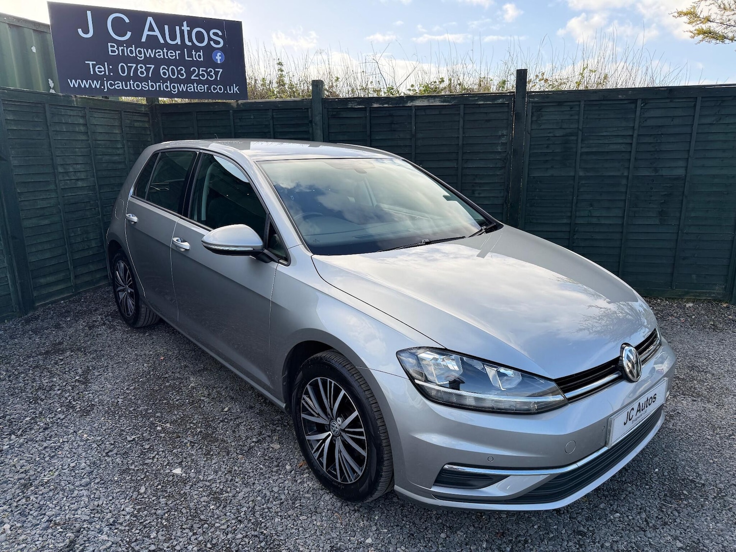 Used Volkswagen Golf 2018 for sale - 76584060: Photo 1