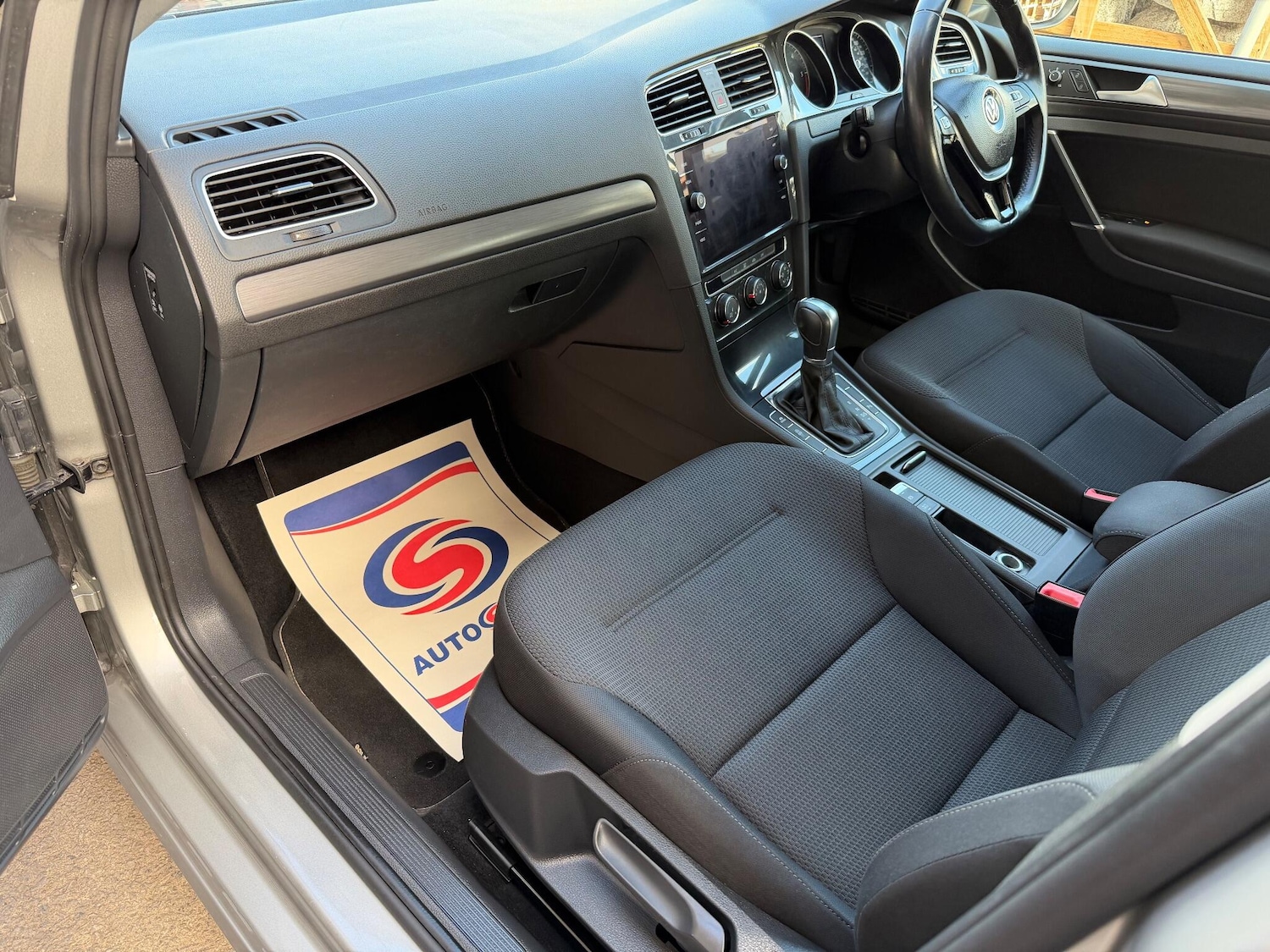 Used Volkswagen Golf 2018 for sale - 76584060: Photo 23