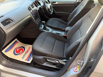 Used Volkswagen Golf 2018 for sale - 76584060: Photo