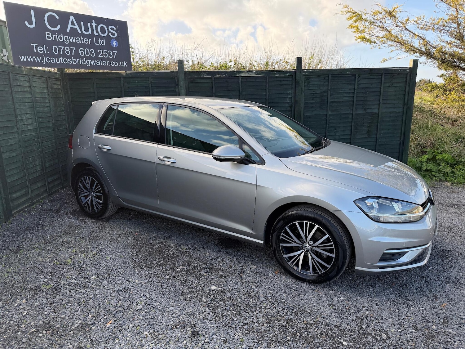 Used Volkswagen Golf 2018 for sale - 76584060: Photo 9