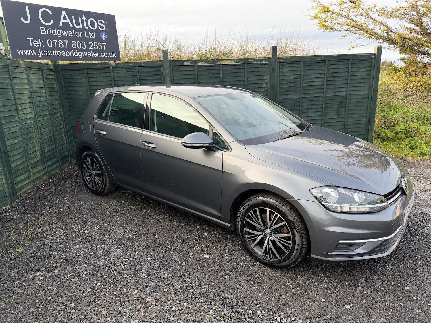 Used Volkswagen Golf 2017 for sale - 77036118: Photo 3