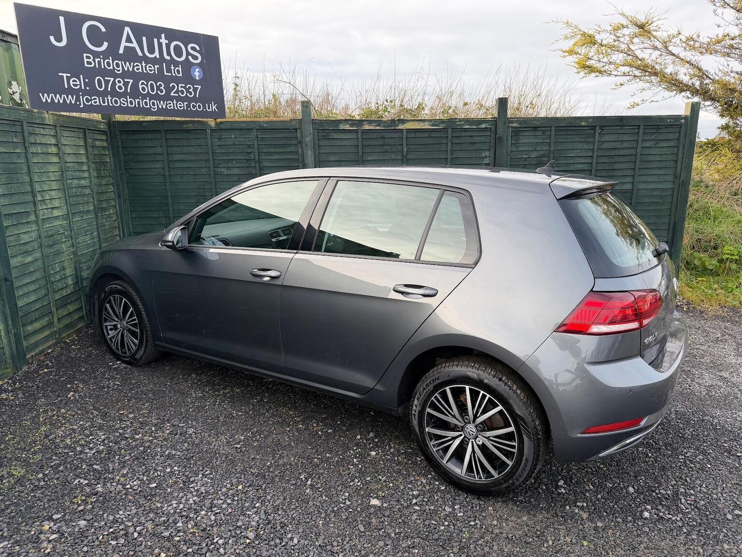 Used Volkswagen Golf 2017 for sale - 77036118: Photo 7