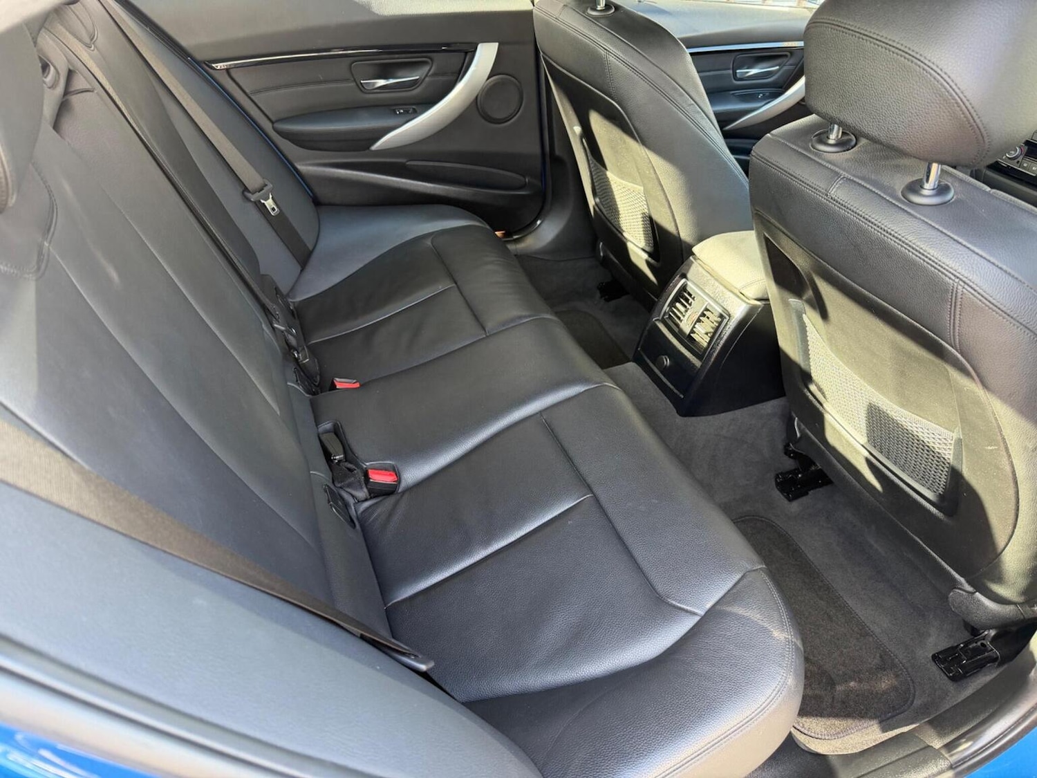 Used BMW 3 Series 2018 for sale - 77656277: Photo 18