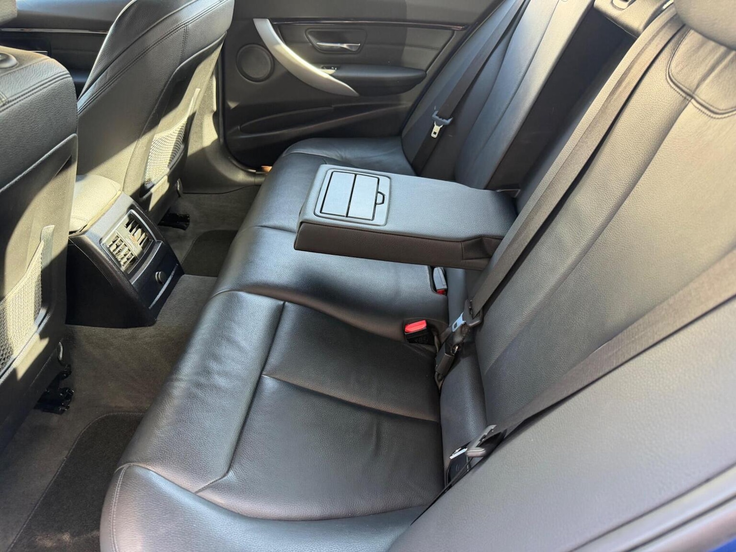 Used BMW 3 Series 2018 for sale - 77656277: Photo 22