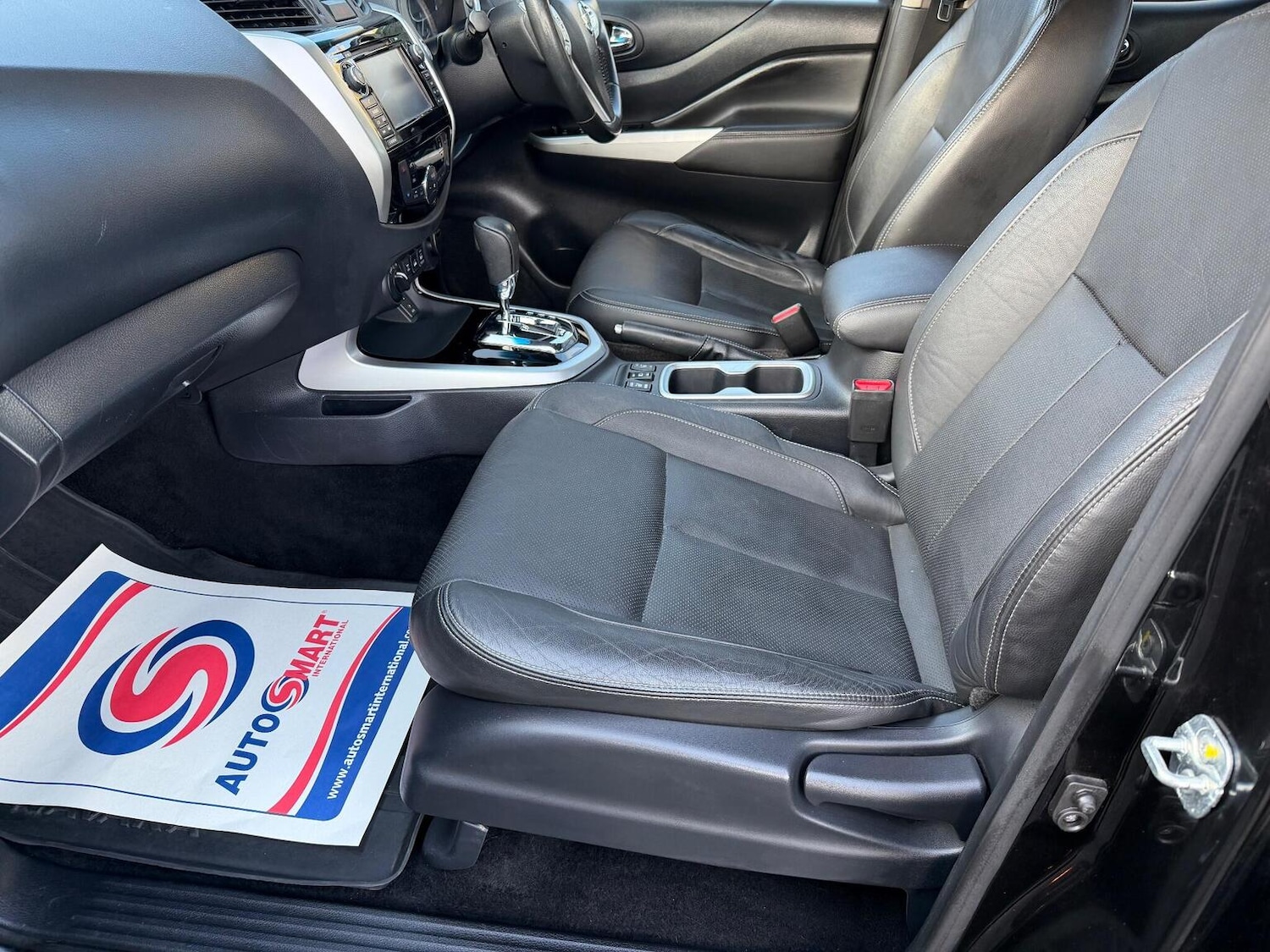 Used Nissan Navara 2018 for sale - 77036125: Photo 12