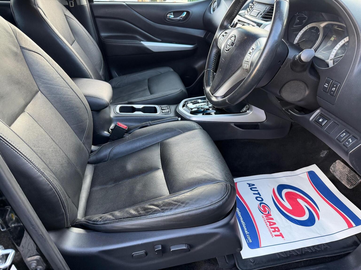 Used Nissan Navara 2018 for sale - 77036125: Photo 2