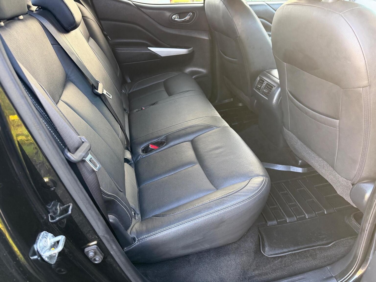 Used Nissan Navara 2018 for sale - 77036125: Photo 20