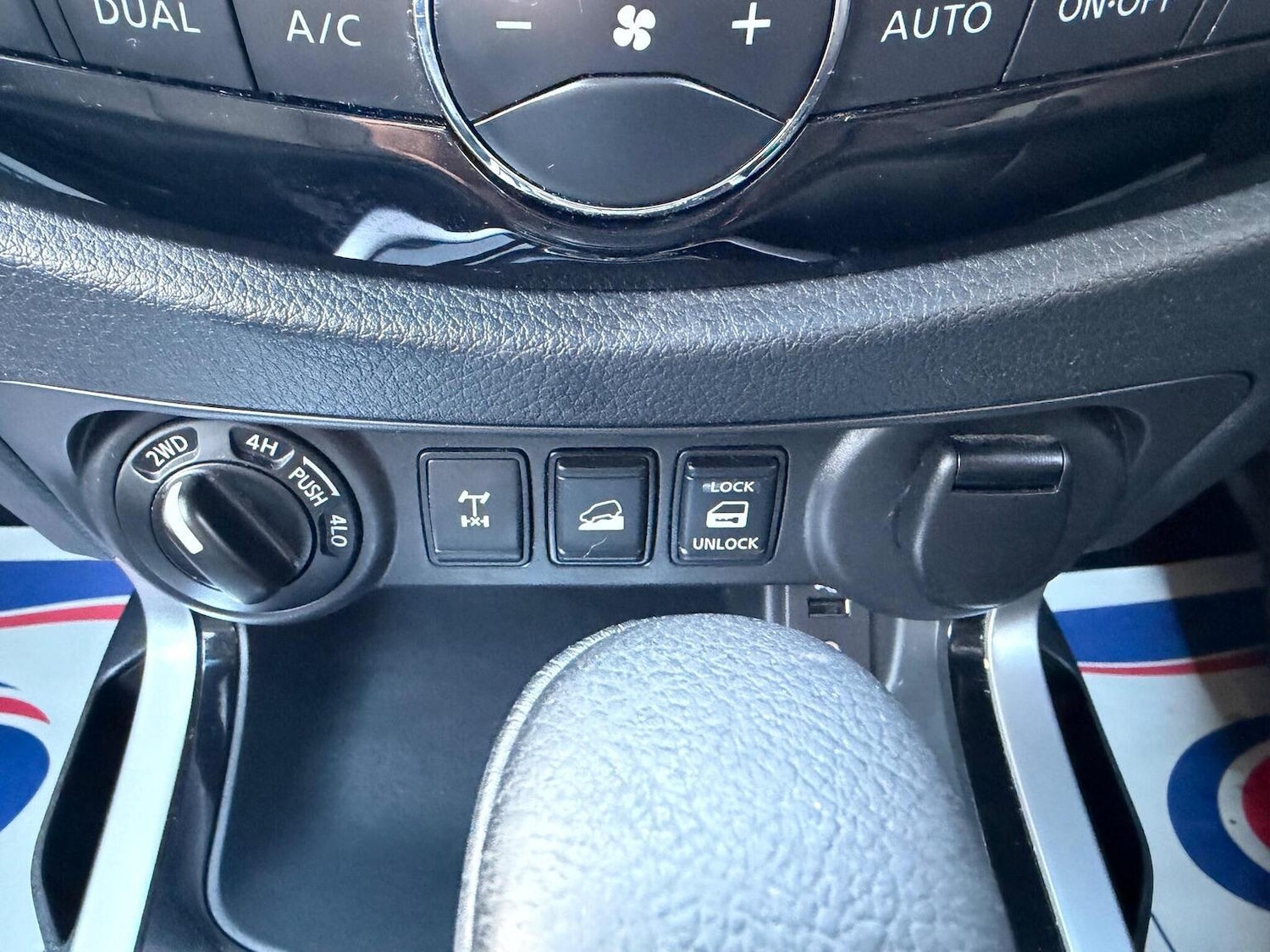 Used Nissan Navara 2018 for sale - 77036125: Photo 29