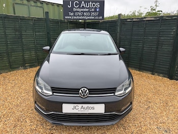 Used Volkswagen Polo 2015 for sale - 78465805: Photo