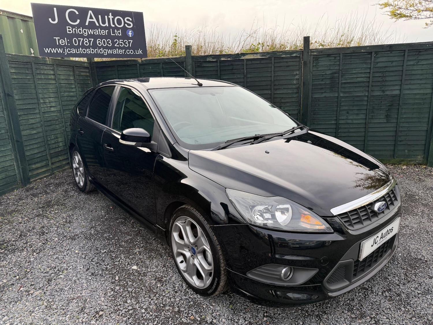 Used Ford Focus 2010 for sale - 76585419: Photo 1