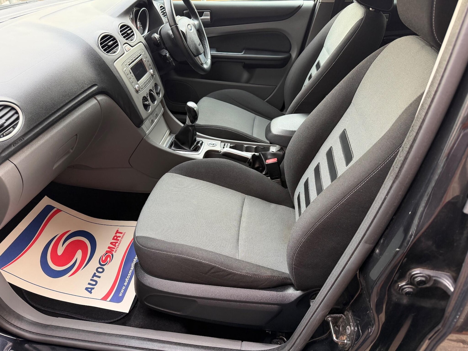 Used Ford Focus 2010 for sale - 76585419: Photo 10