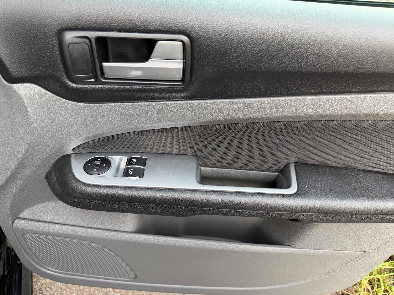 Used Ford Focus 2010 for sale - 76585419: Photo 27