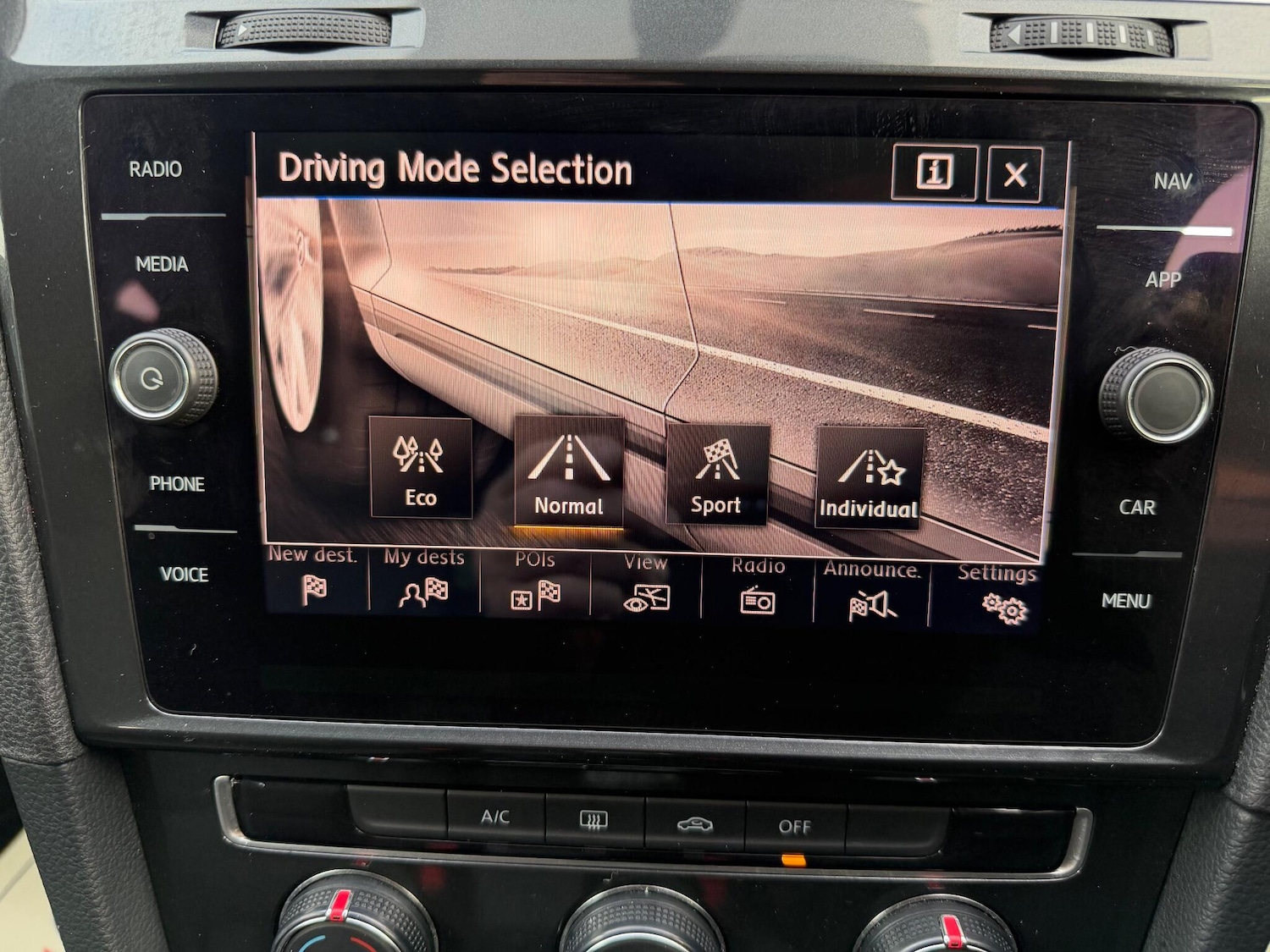 Used Volkswagen Golf 2017 for sale - 76715265: Photo 28