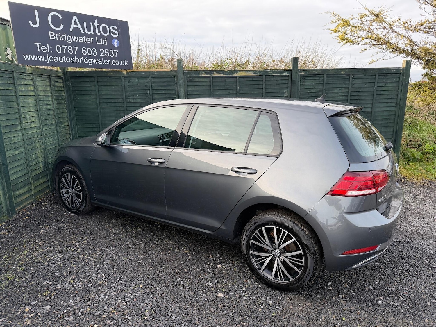 Used Volkswagen Golf 2017 for sale - 76715265: Photo 7