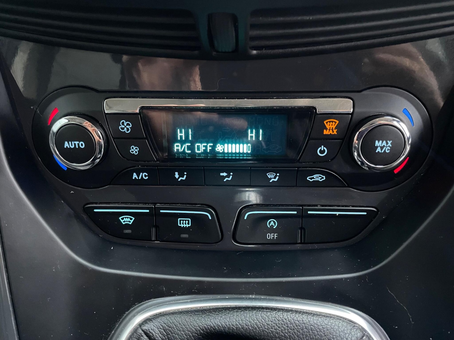 Used Ford Kuga 2015 for sale - 77082040: Photo 19