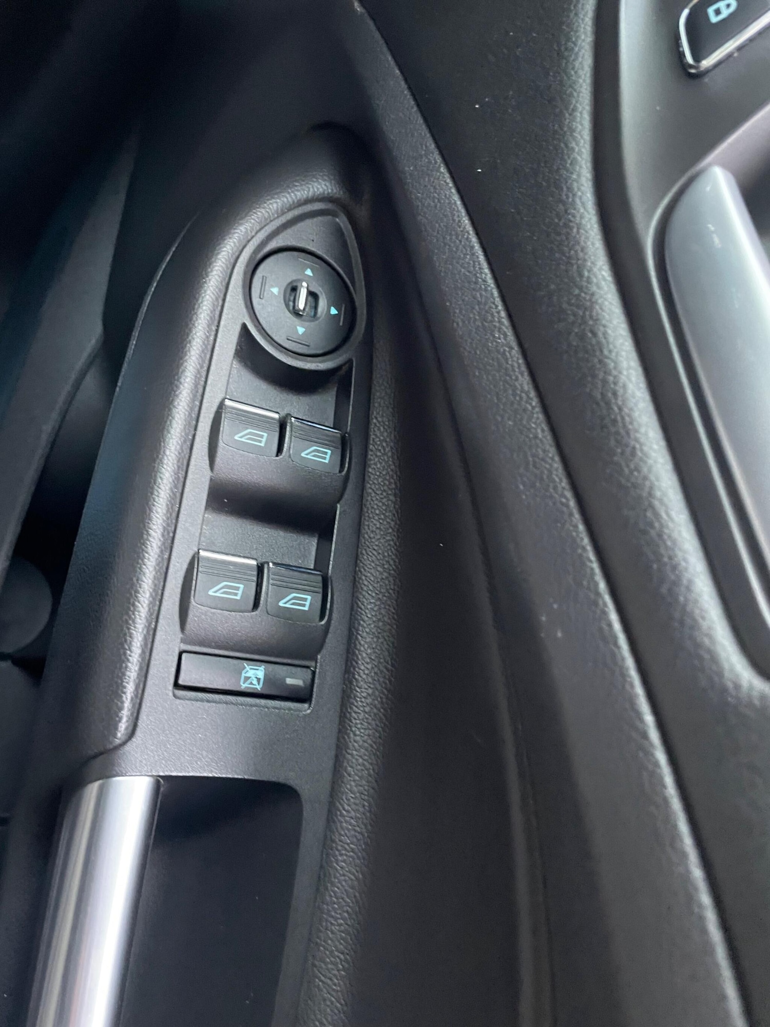 Used Ford Kuga 2015 for sale - 77082040: Photo 23