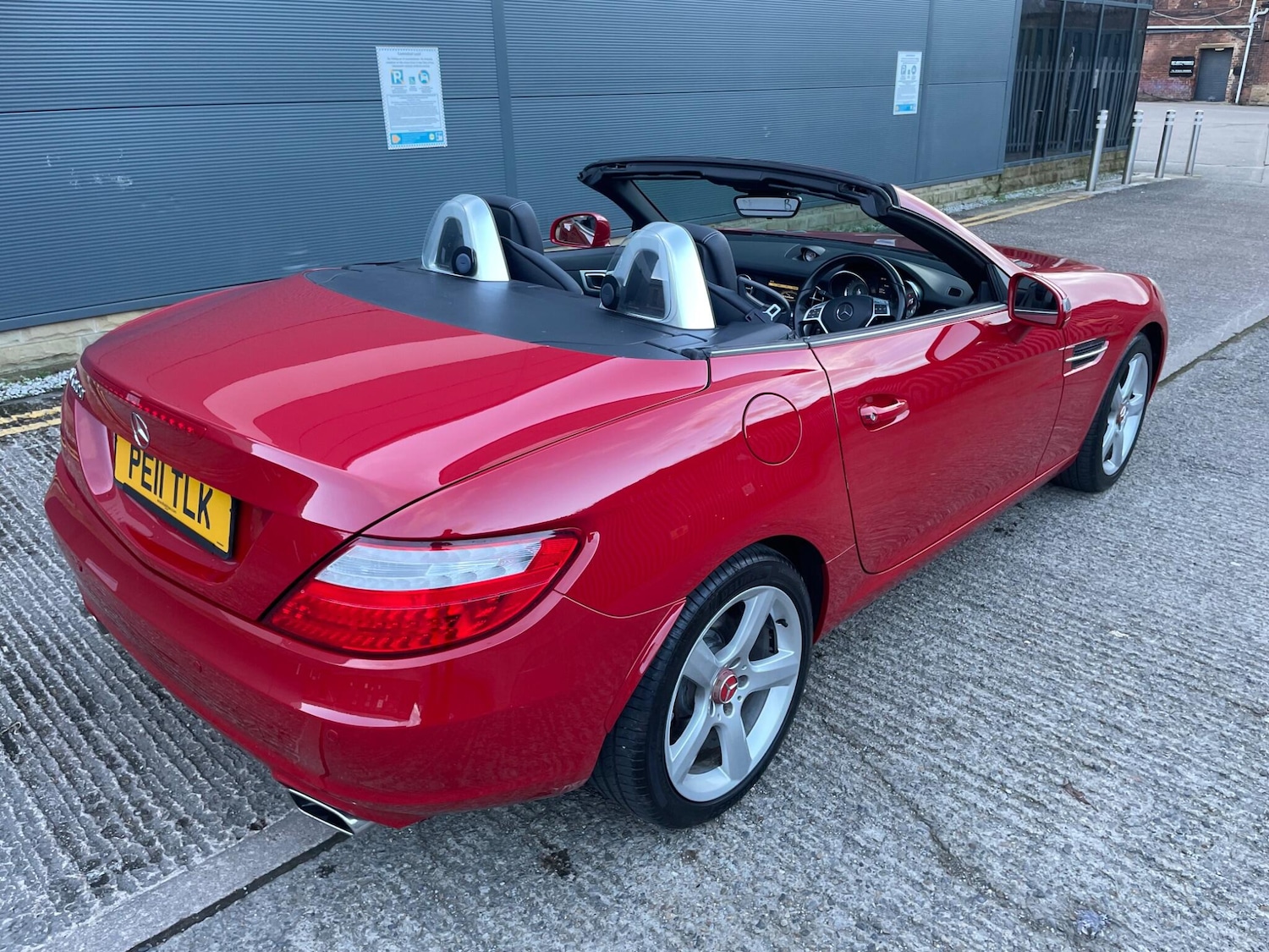 Used Mercedes-Benz SLK 2011 for sale - 77315460: Photo 16