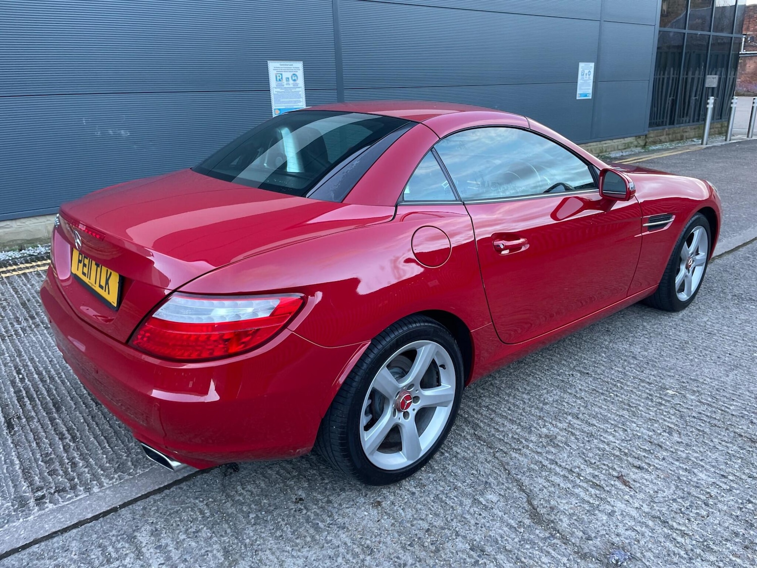 Used Mercedes-Benz SLK 2011 for sale - 77315460: Photo 17