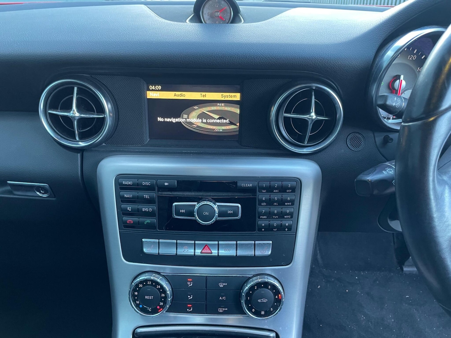 Used Mercedes-Benz SLK 2011 for sale - 77315460: Photo 22