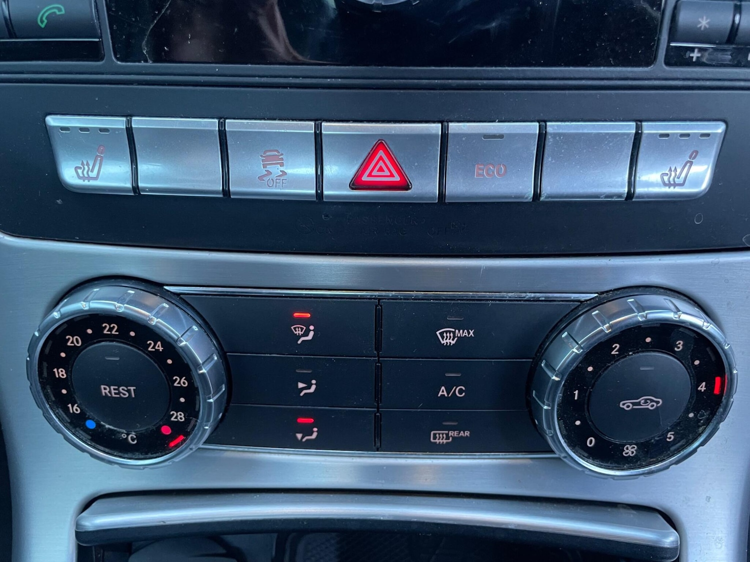 Used Mercedes-Benz SLK 2011 for sale - 77315460: Photo 23