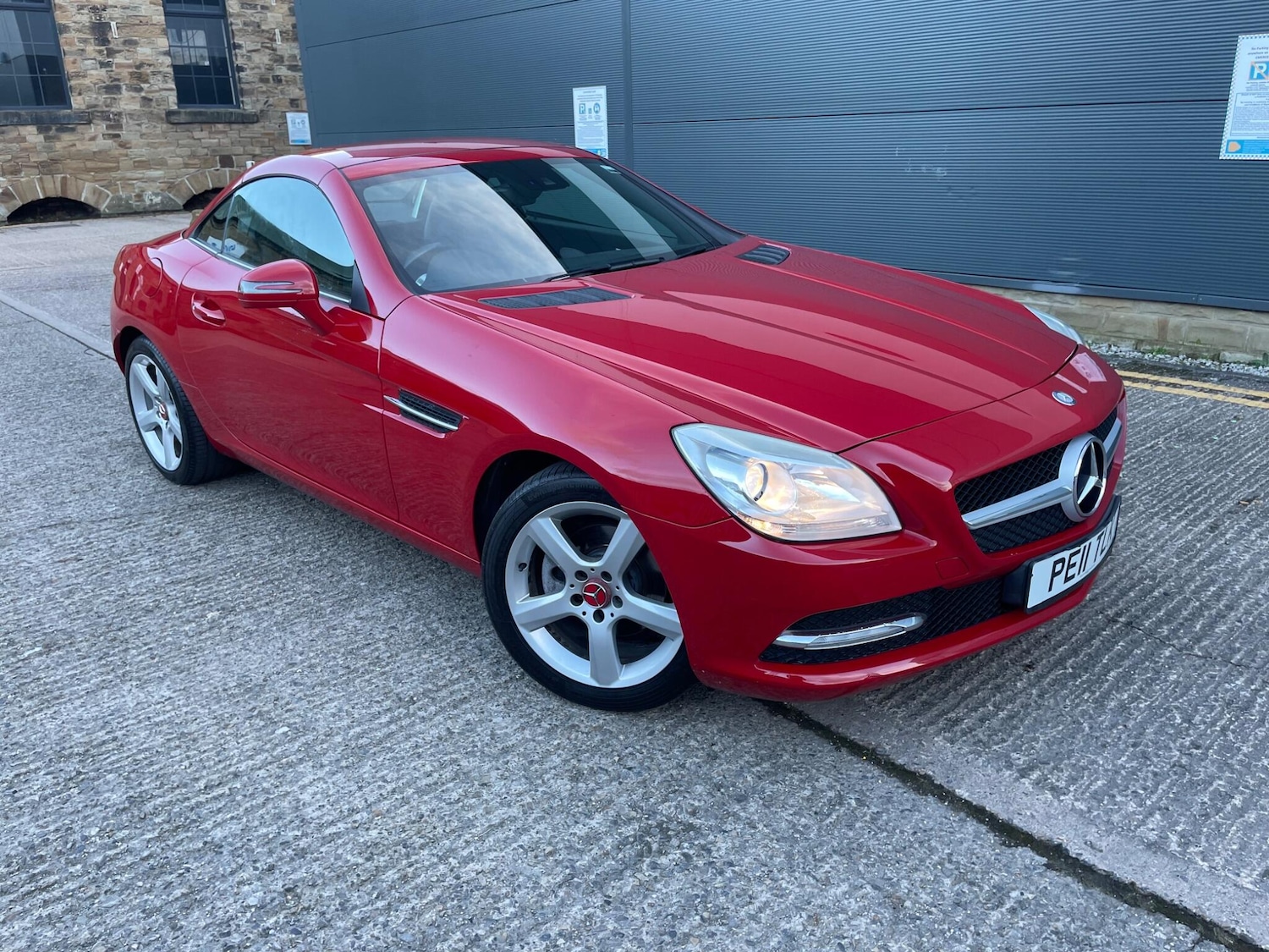 Used Mercedes-Benz SLK 2011 for sale - 77315460: Photo 5