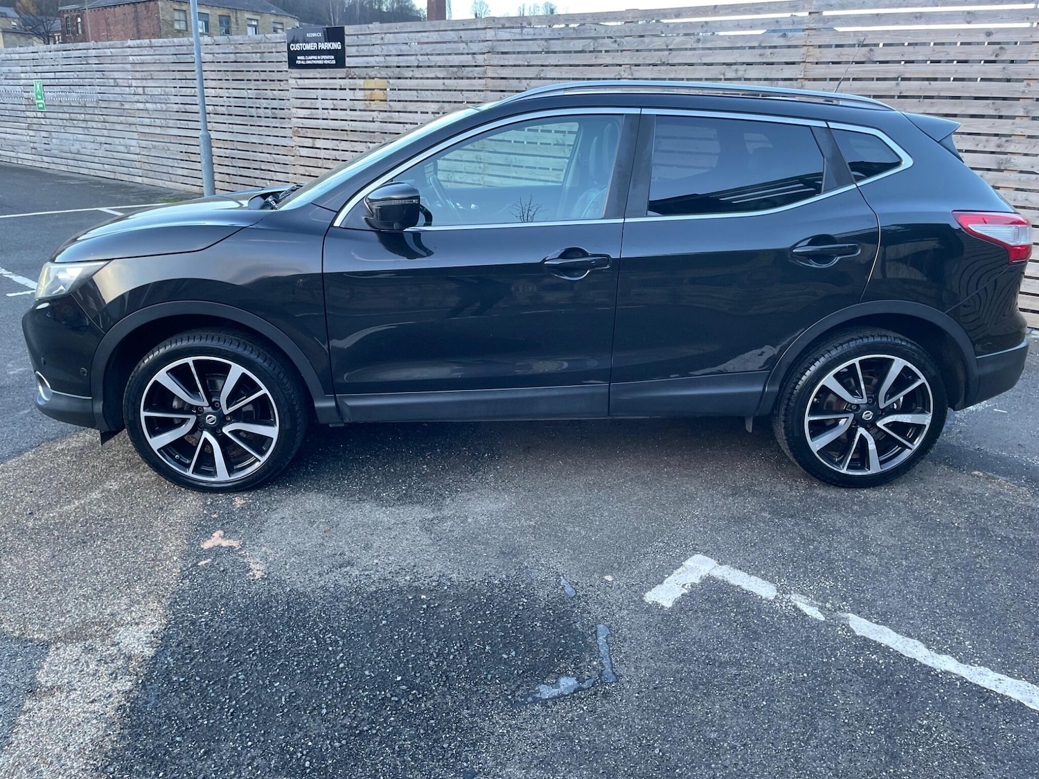 Used Nissan Qashqai 2015 for sale - 76865872: Photo 4