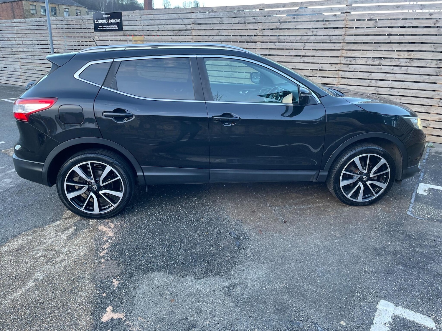 Used Nissan Qashqai 2015 for sale - 76865872: Photo 9