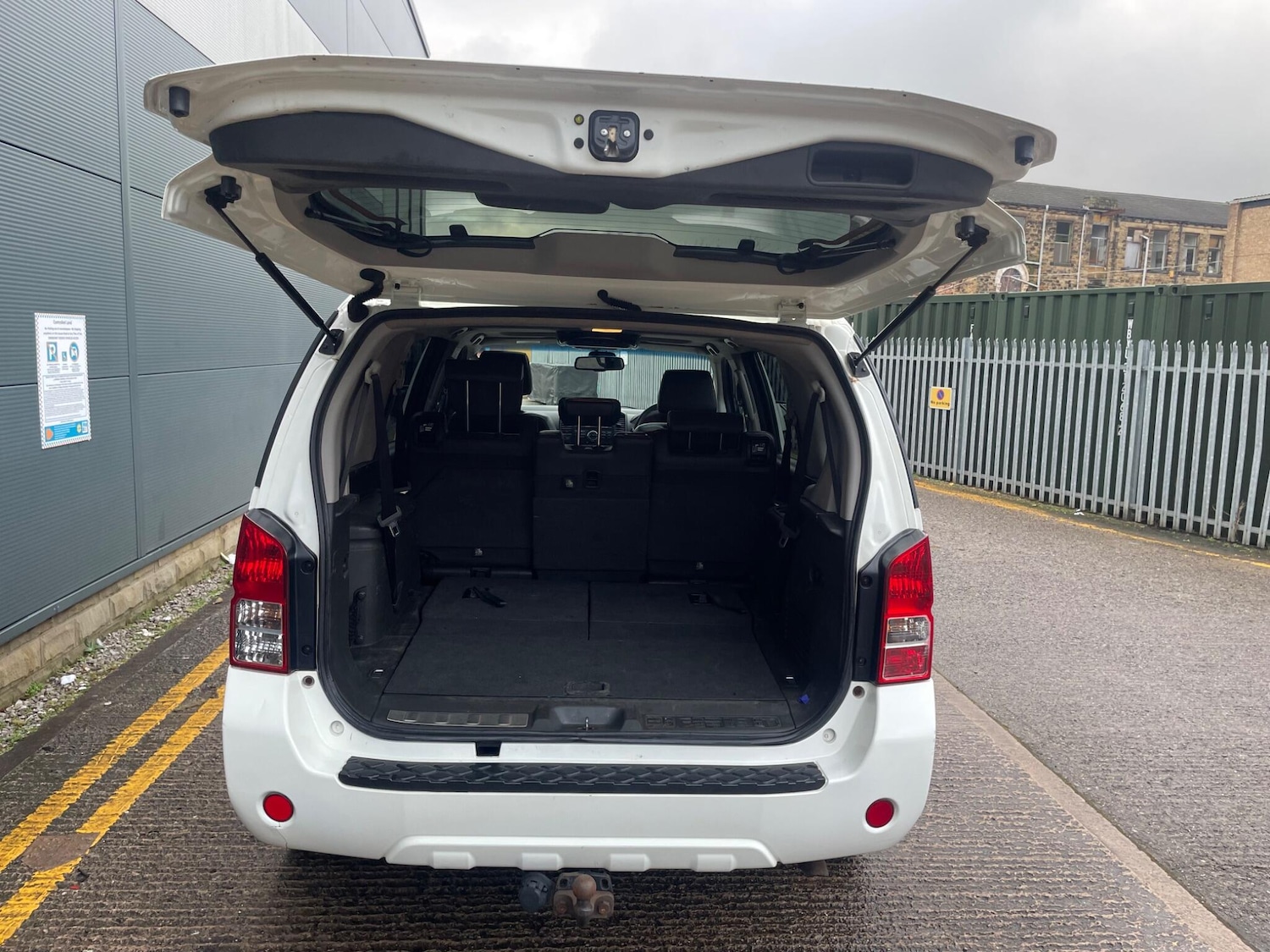 Used Nissan Pathfinder 2013 for sale - 77237679: Photo 32