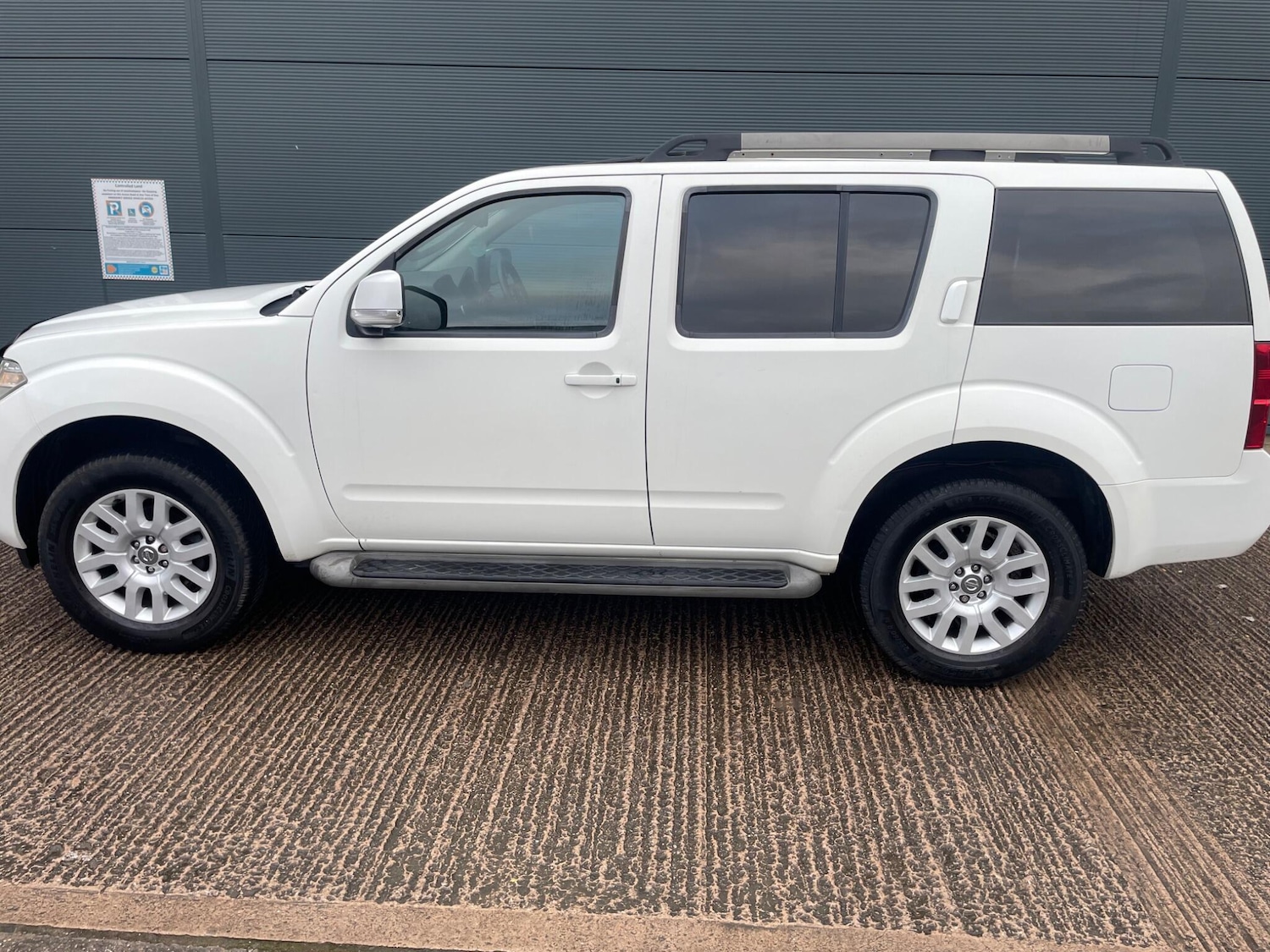 Used Nissan Pathfinder 2013 for sale - 77237679: Photo 8