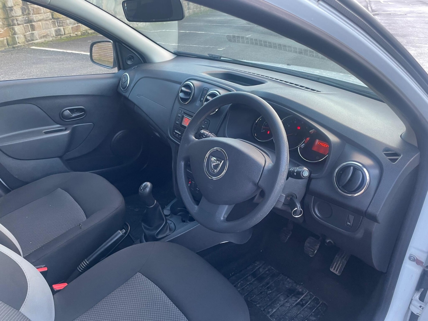 Used Dacia Sandero 2015 for sale - 77586001: Photo 10