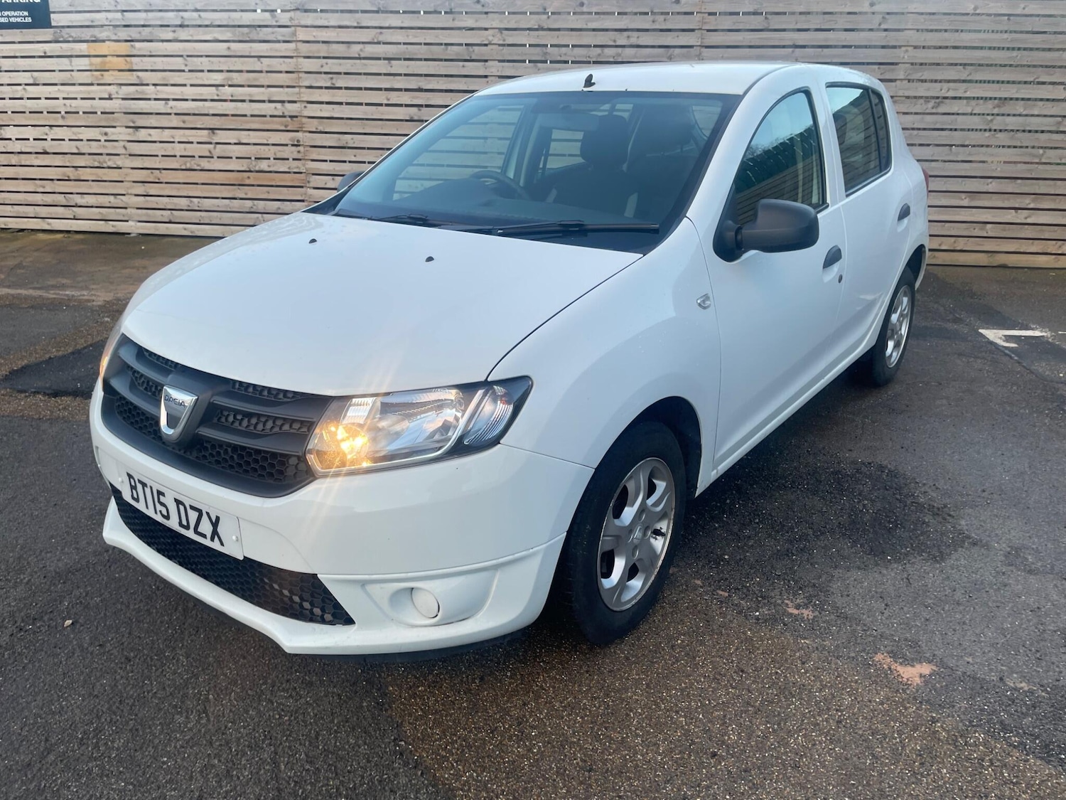 Used Dacia Sandero 2015 for sale - 77586001: Photo 3