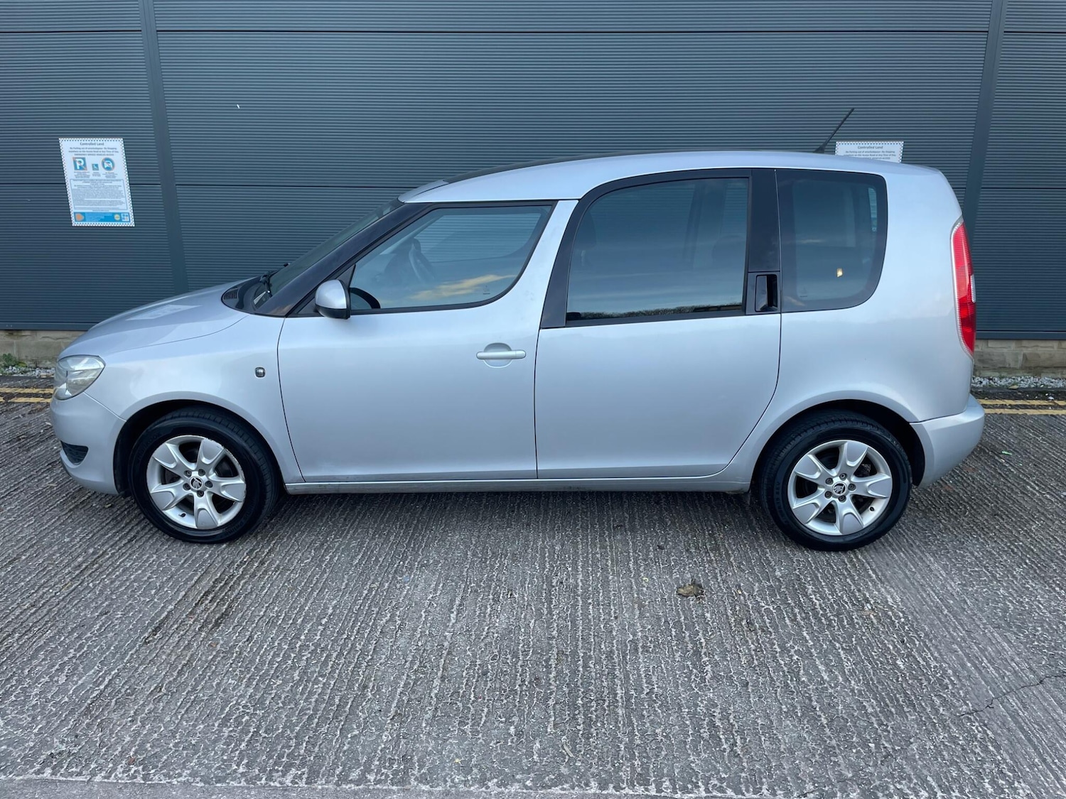 Used Skoda Roomster 2014 for sale - 76913322: Photo 6