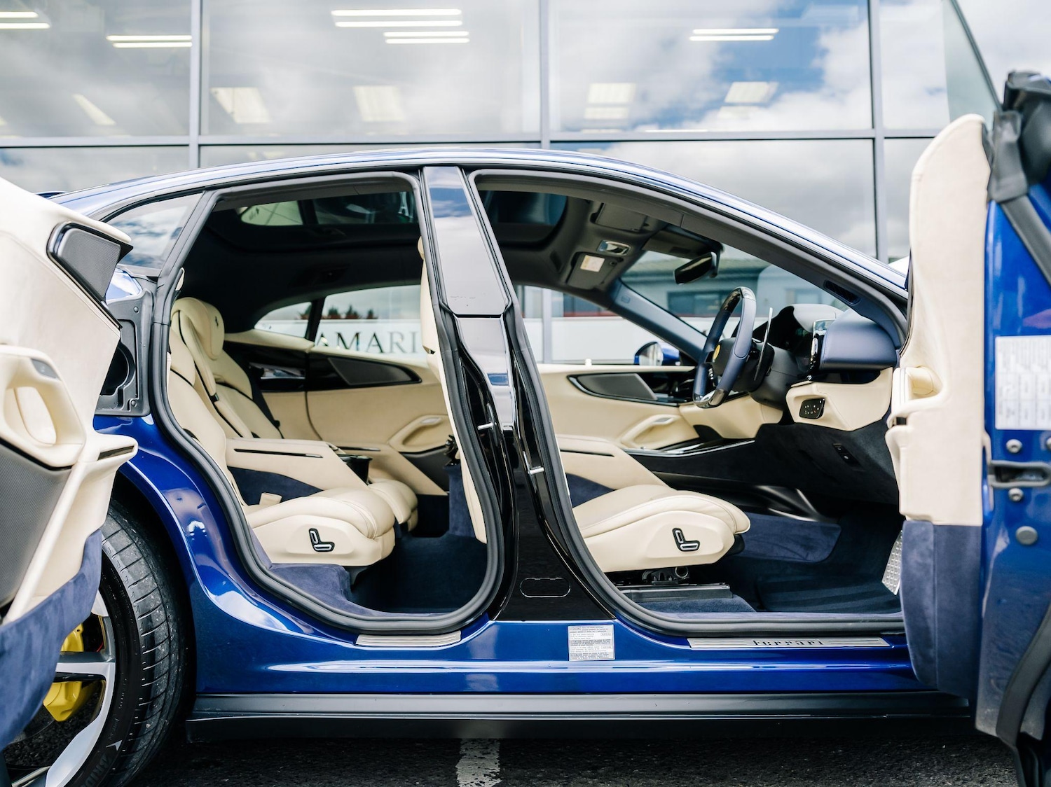 Used Ferrari Purosangue 2024 for sale - 76283186: Photo 4