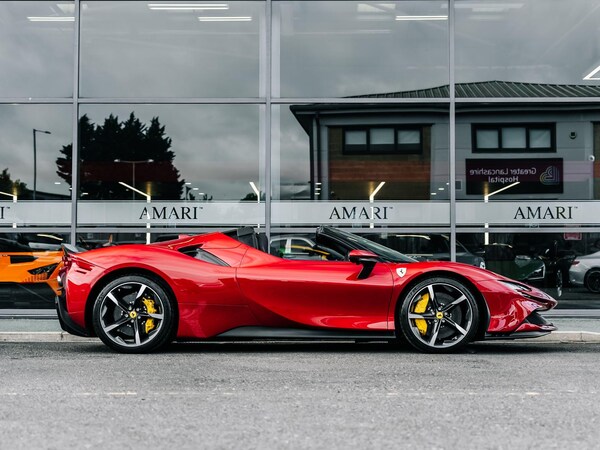 Used Ferrari SF90 Stradale for sale - 76282913: Photo 2