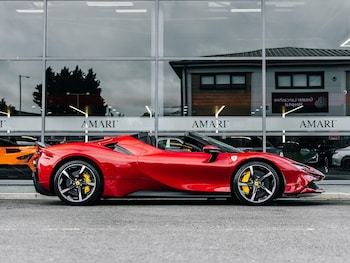 Used Ferrari SF90 Stradale 2022 for sale - 76282913: Photo