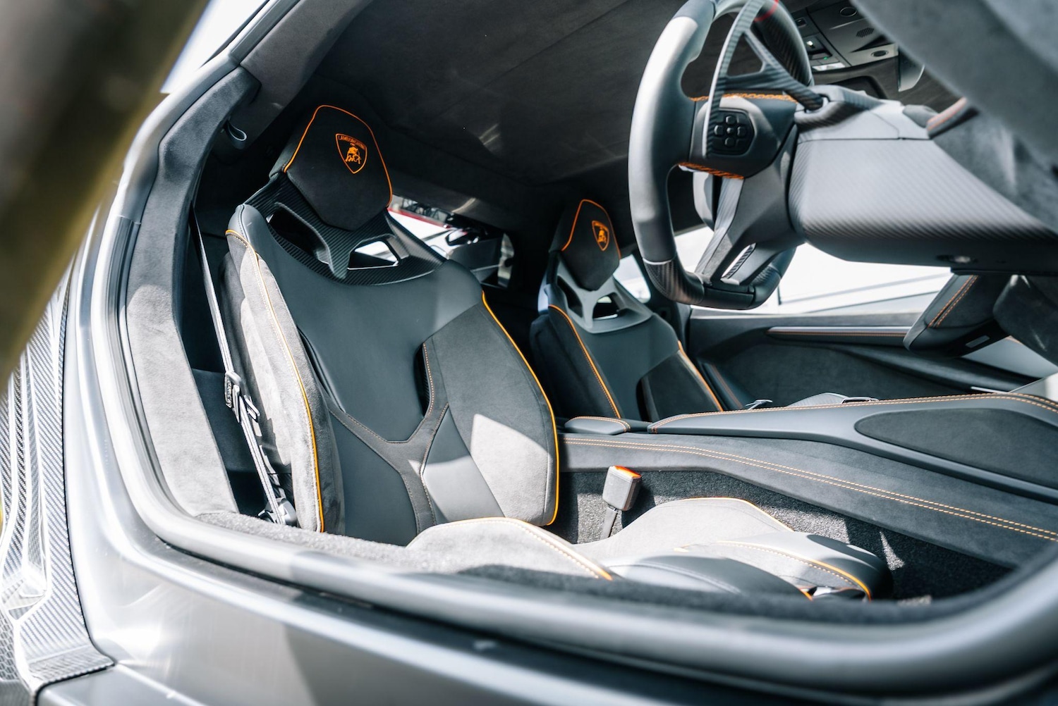 Used Lamborghini Revuelto 2024 for sale - 76283636: Photo 48