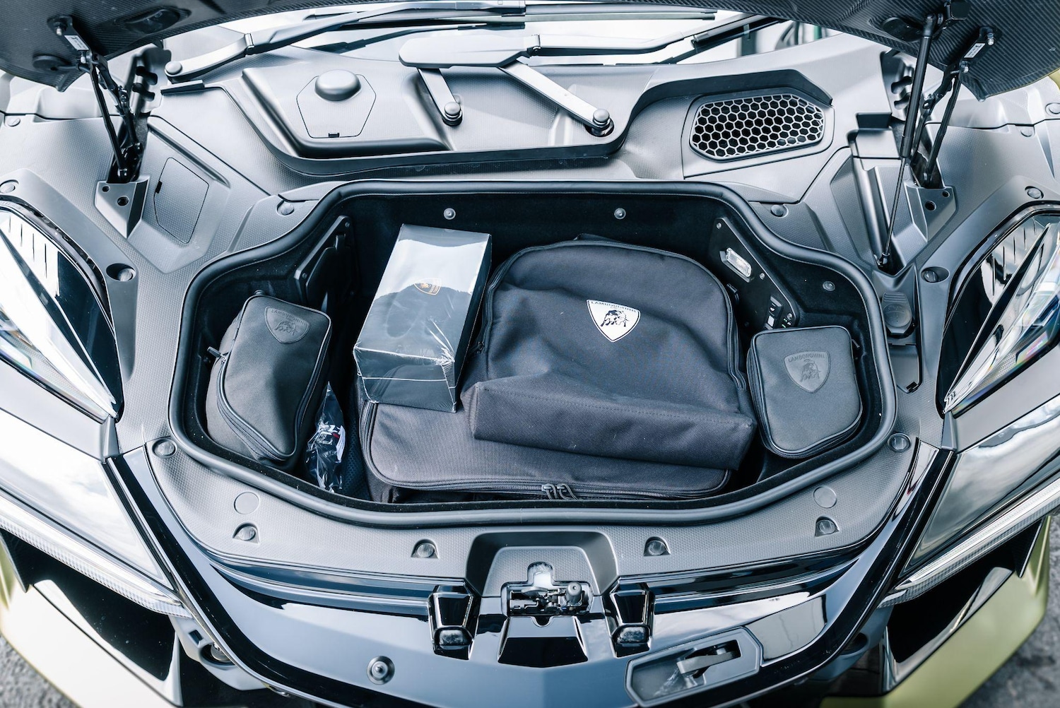 Used Lamborghini Revuelto 2024 for sale - 76283636: Photo 59