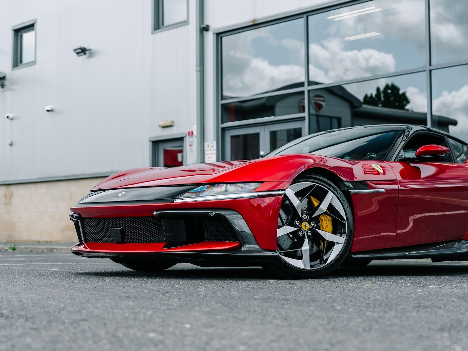 Used Ferrari 12 Cilindri 2025 for sale - 76283738: Photo 15