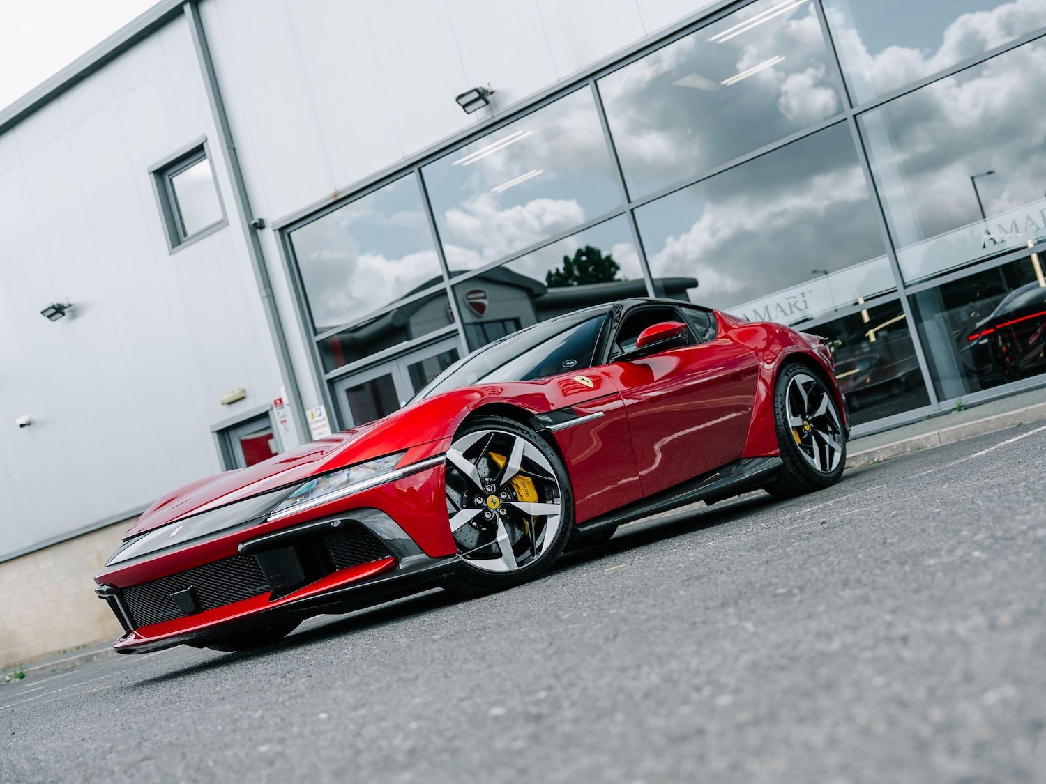 Used Ferrari 12 Cilindri 2025 for sale - 76283738: Photo 18