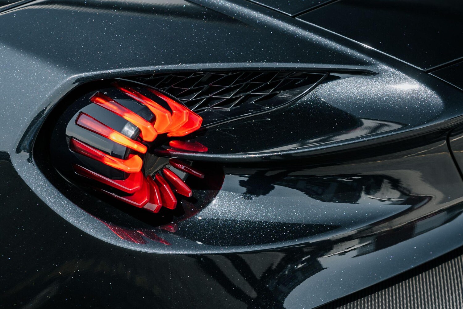 Used Aston Martin Vanquish 2018 for sale - 76283993: Photo 14