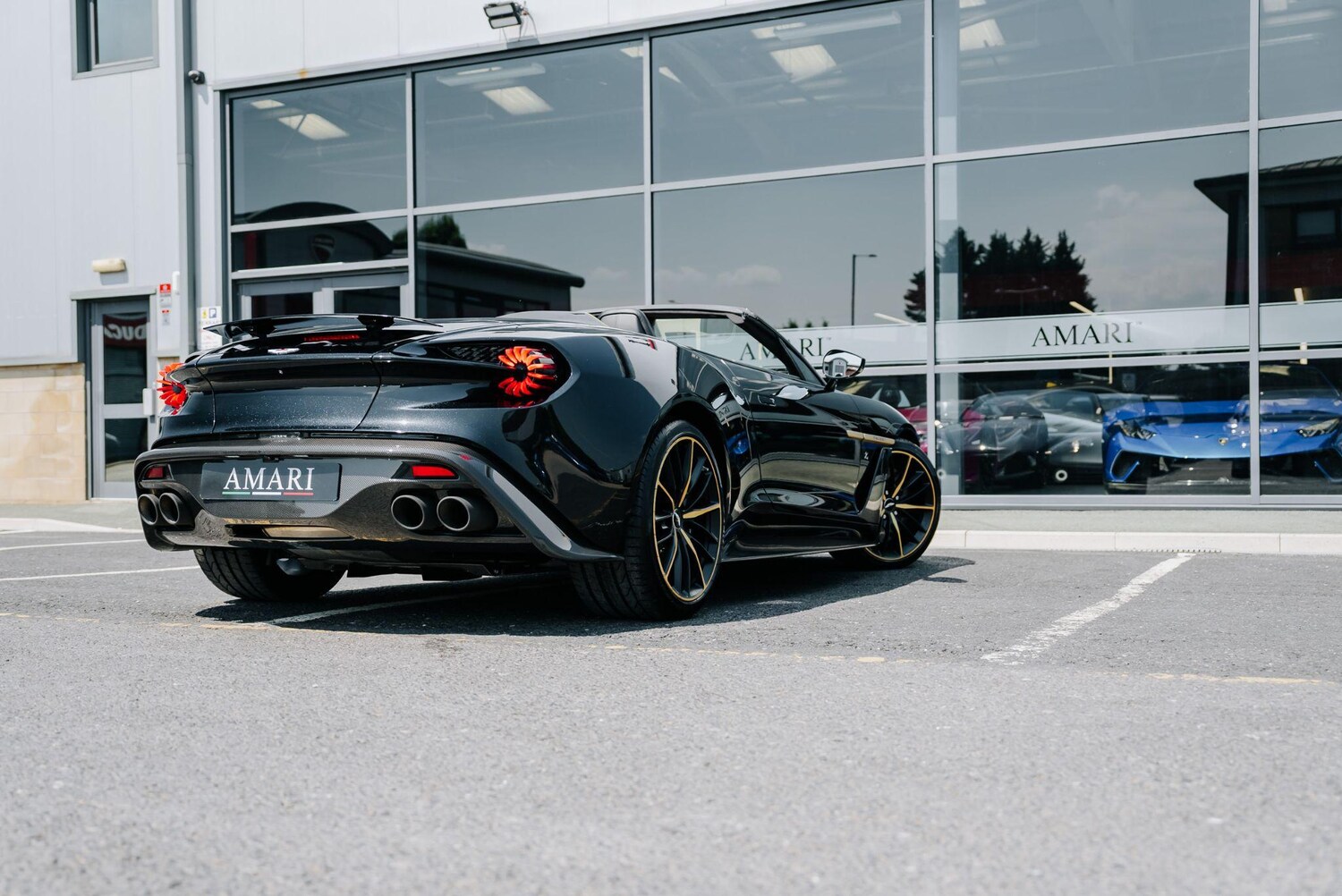 Used Aston Martin Vanquish 2018 for sale - 76283993: Photo 19