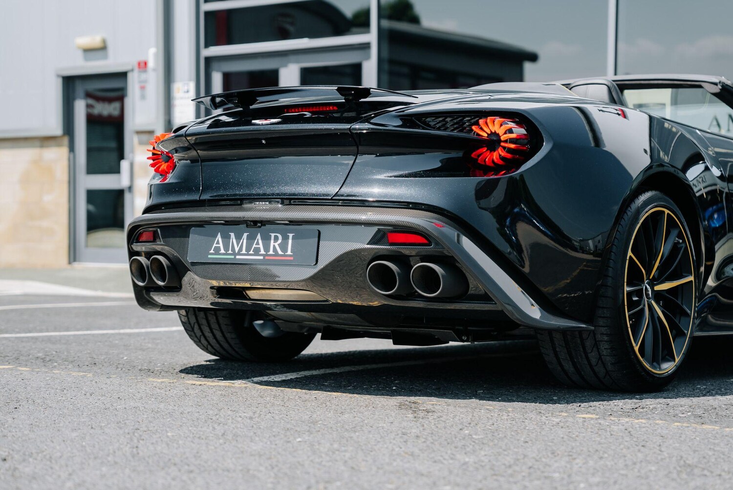 Used Aston Martin Vanquish 2018 for sale - 76283993: Photo 26