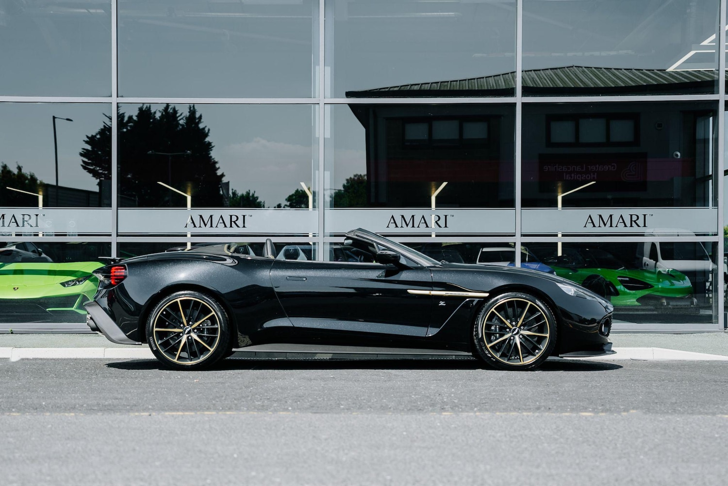 Used Aston Martin Vanquish 2018 for sale - 76283993: Photo 3