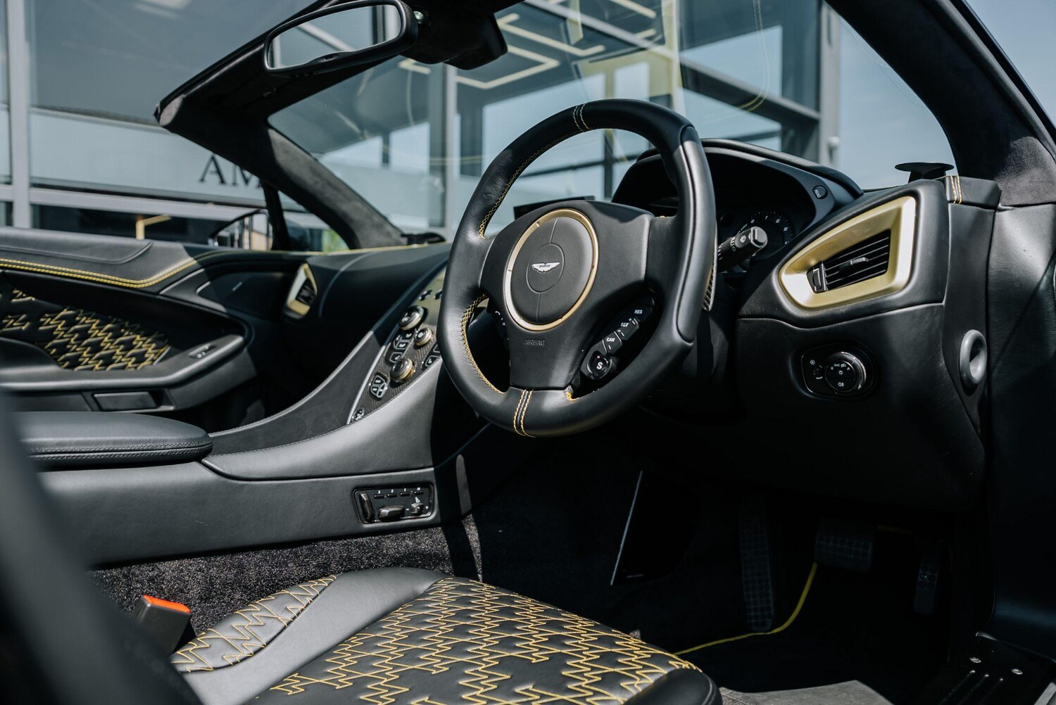 Used Aston Martin Vanquish 2018 for sale - 76283993: Photo 32